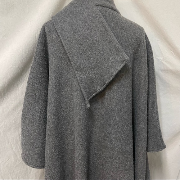 SOLD Grey Fleece Women’s Cape - Picture 7 of 9